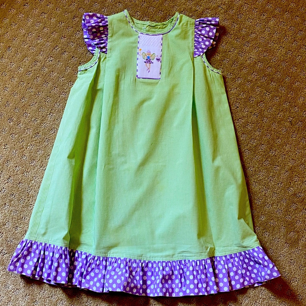 Beaux et Belles Boutique girls smocked dress Size 6. Mint condition